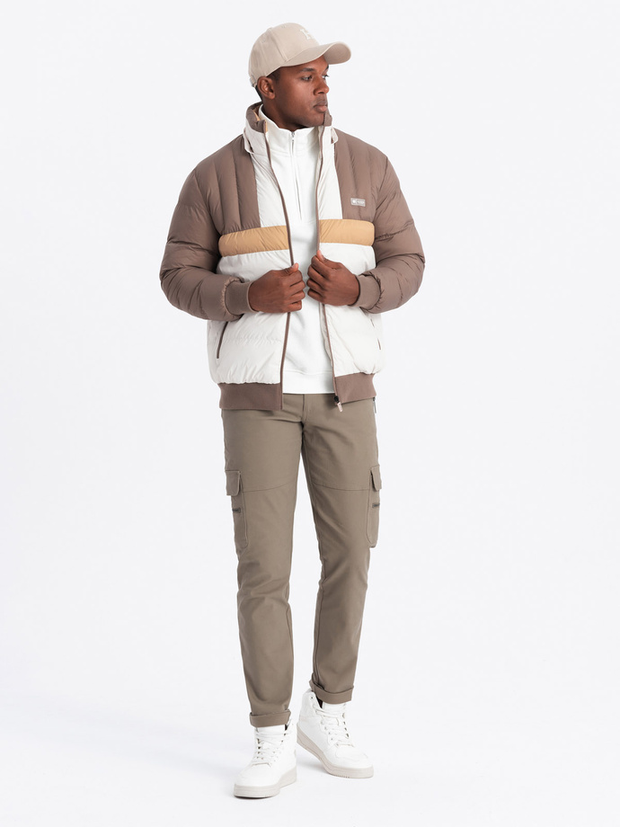 Kolorowa sportowa męska kurtka w stylu retro – beżowo-biała V2 OM-JALP-0175