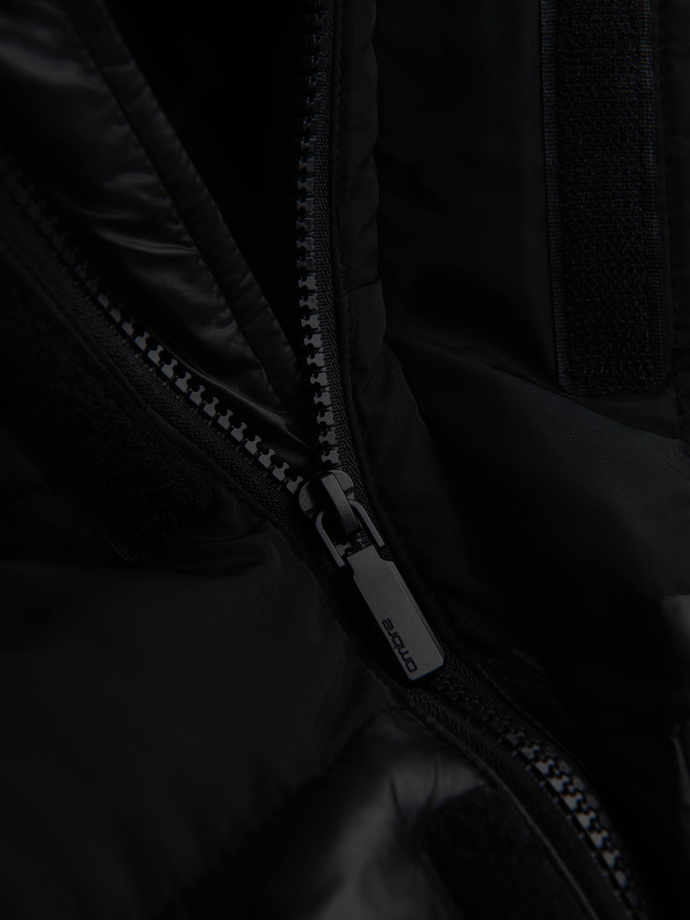 Kurtka pikowana męska z wysokim kołnierzem i kapturem – czarna V1 OM-JALJ-0266