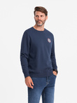 Men's non-stretch sweatshirt with college style patch - navy blue V2 OM-SSNZ-0134