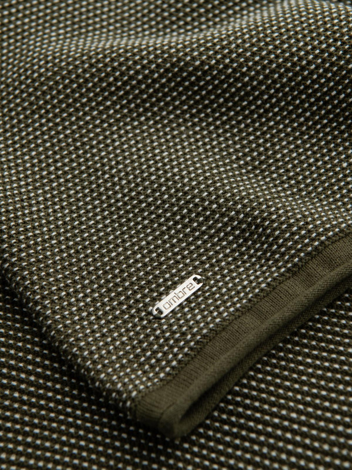 Dzianinowy męski sweter w strukturalne kropki – oliwkowy V2 OM-SWSW-0118