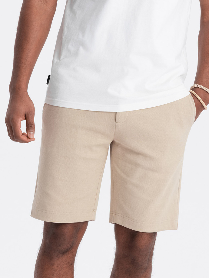 Męskie szorty ze strukturalnej dzianiny SLIM FIT - piaskowe V3 OM-SRCS-0126