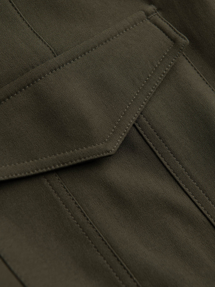 Spodnie męskie materiałowe REGULAR z kieszeniami cargo - ciemnooliwkowe V1 OM-PACG-0178