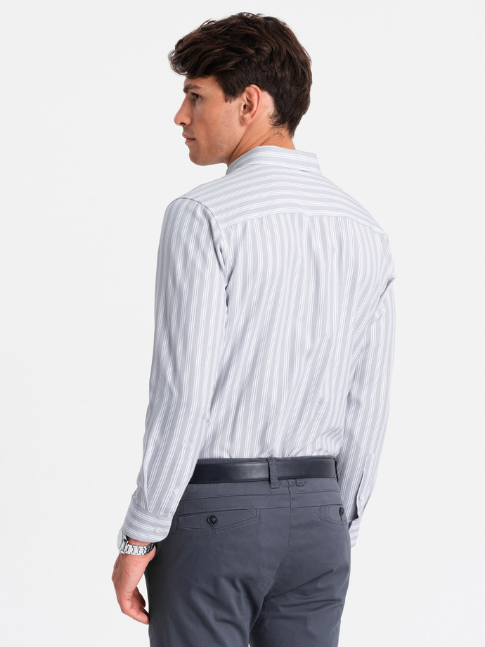 Koszula męska REGULAR FIT w białe paski z kieszonką – szara V1 OM-SHOS-0171