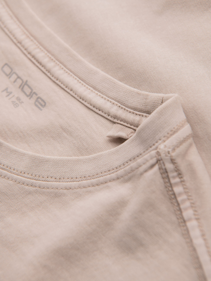 Męska bawełniana koszulka z nadrukiem w militarnym stylu – beżowa V1 OM-TSWT-0202