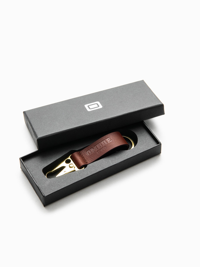 Męski skórzany brelok-smycz z tłoczonym napisem – jasnobrązowy V2 OU-ACKC-0103