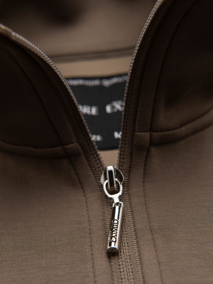 Bluza męska z kontrastowym nadrukiem i rozpinaną wysoką stójką – szarobrązowa V3 OM-SSZP-0211