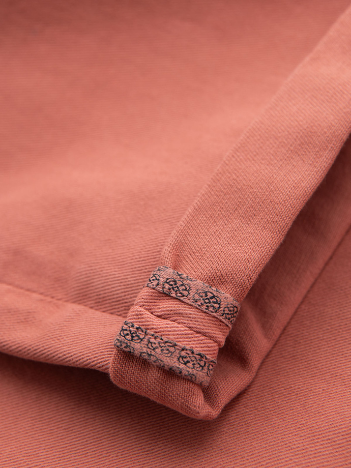 Męskie jeansowe klasyczne szorty z podwiniętą nogawką  – koralowe V6 OM-SRDS-0162