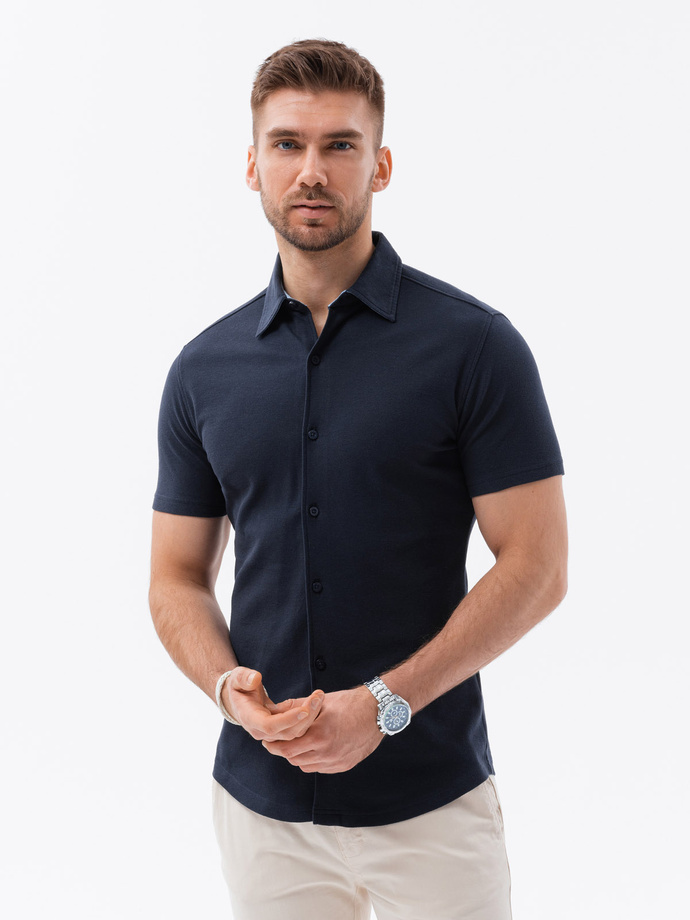 Męska dzianinowa koszula slim fit z krótkim rękawem i kołnierzykiem – granatowa V2 OM-SHSS-0100