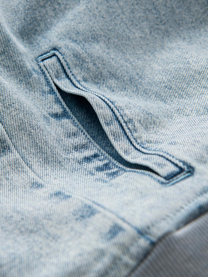 Kurtka męska jeansowa bomberka z efektem stone wash – jasnoniebieska V3 OM-JADJ-0163