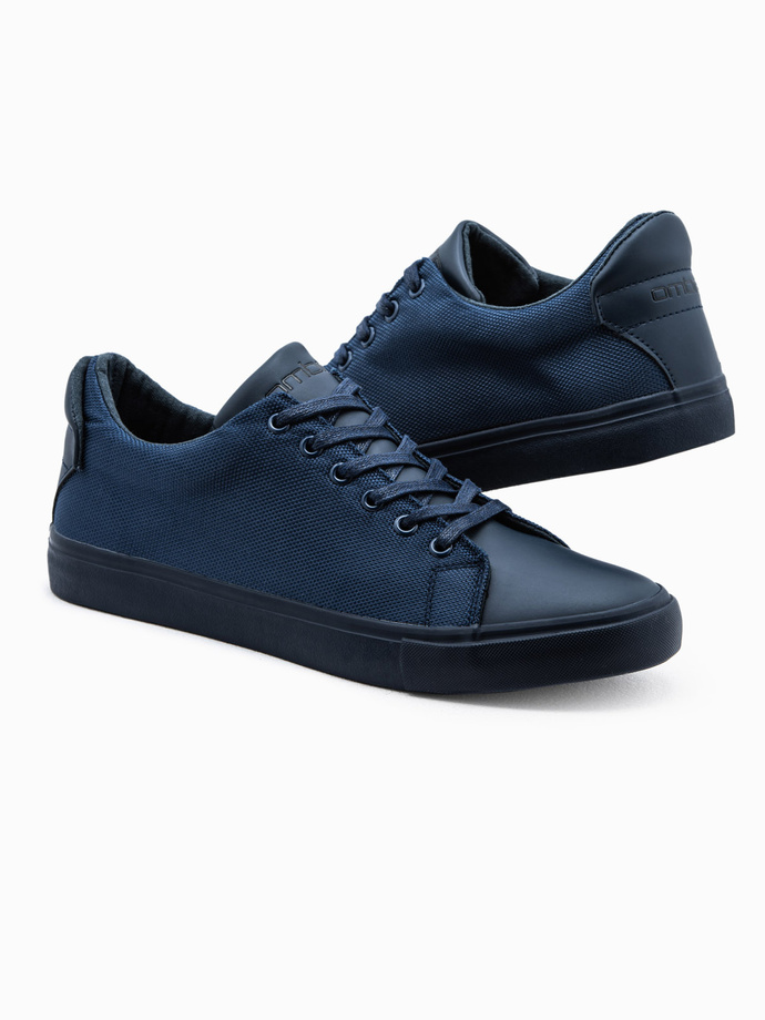 Jednokolorowe casualowe trampki męskie z łączonych materiałów – granatowe V2 OM-FOCS-0105
