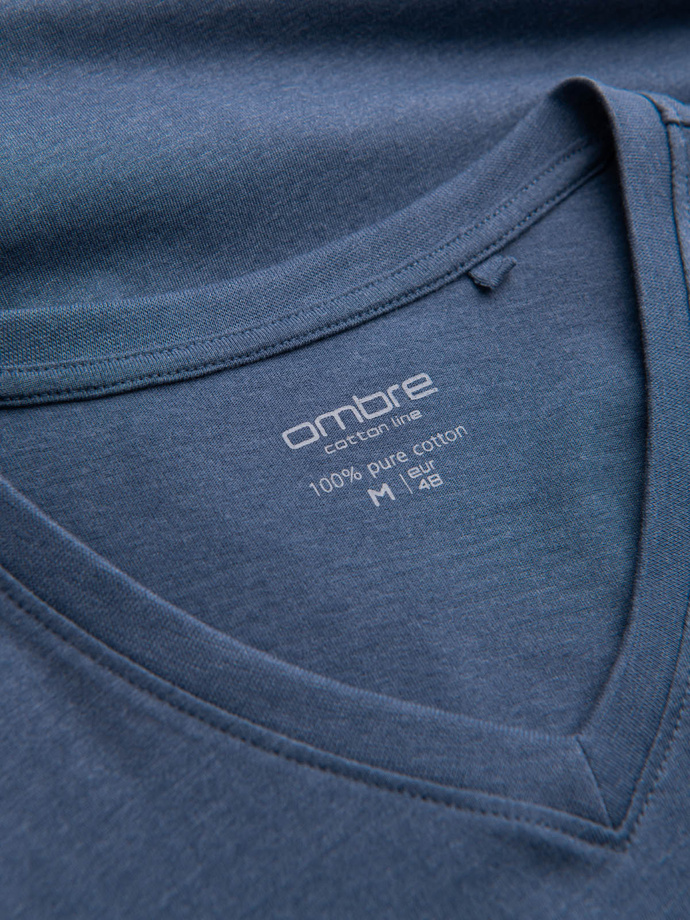 Męska klasyczna bawełniana koszulka z dekoltem w serek BASIC – niebieski melanż V18 OM-TSBS-0145