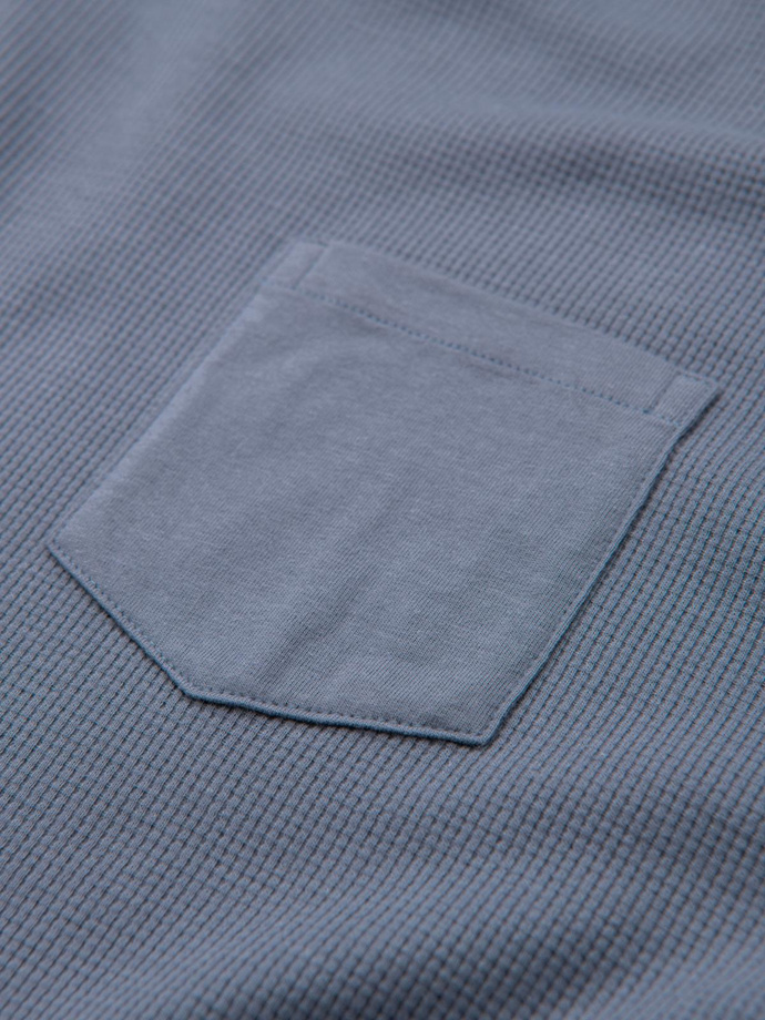 Longsleeve męski bawełniany o waflowym splocie z kieszonką – niebieski denim V8 OM-LSCL-0109