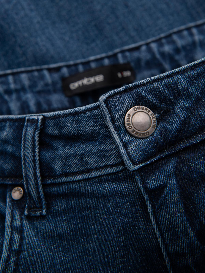 Męskie jeansowe spodnie CARROT FIT z ozdobnymi zaszewkami – ciemnoniebieskie V2 OM-PADP-0227