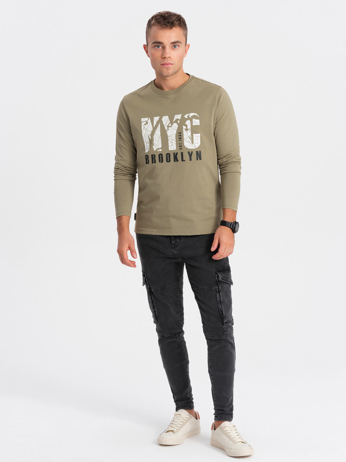 Longsleeve męski z nadrukiem motywu mapy - oliwkowy V2 OM-LSPT-0115