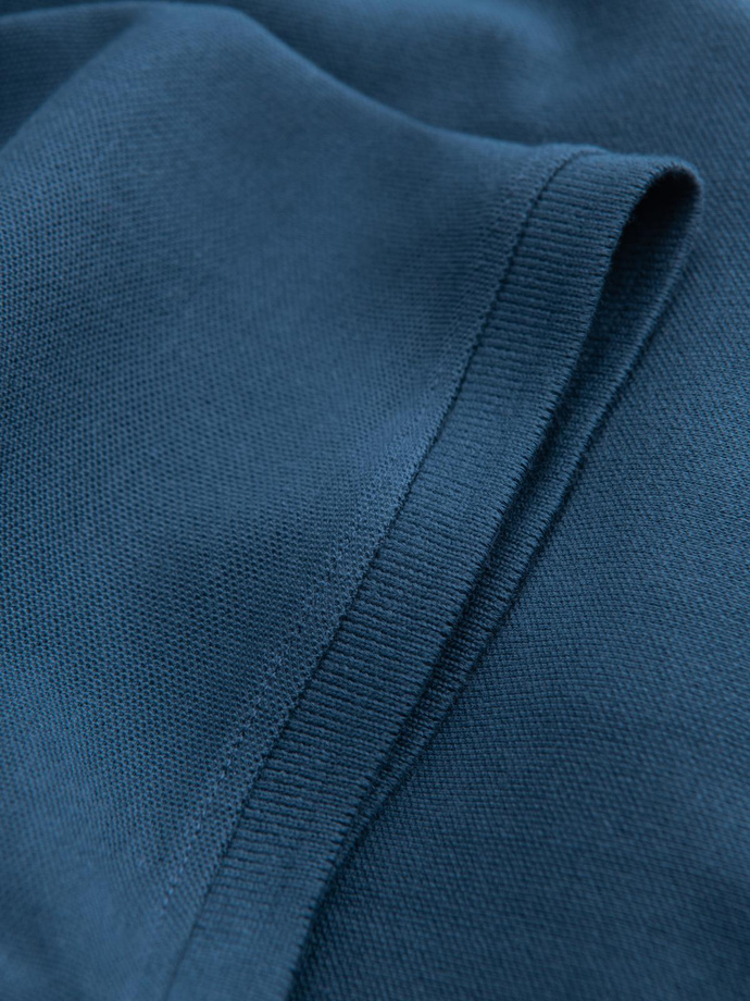 Jednokolorowa koszulka polo męska BASIC z dzianiny pique - ciemnoniebieska V13 OM-POBS-0100