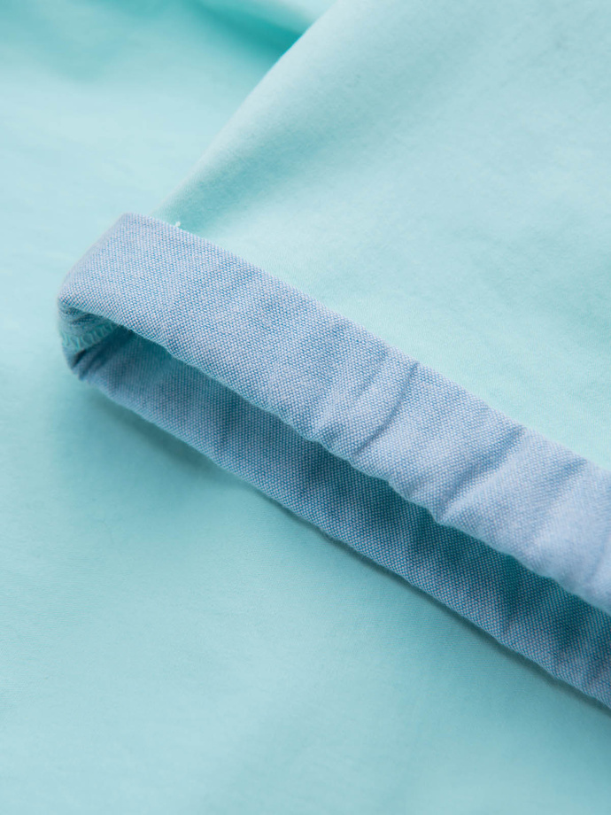 Męskie szorty chinosy z kontrastowym podwinięciem – turkusowe V4 W421