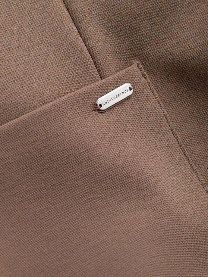 Męska marynarka z naszywanymi kieszeniami - ciemnobeżowa V3 OM-BLZB-0127