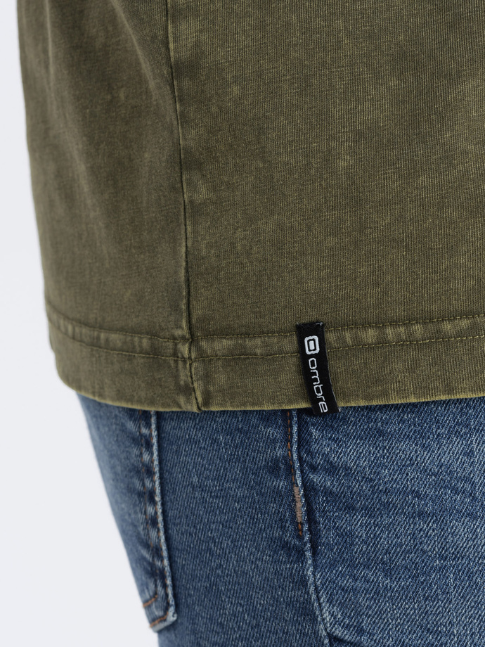 T-shirt męski z dekoltem henley - ciemnooliwkowy V4 S1757