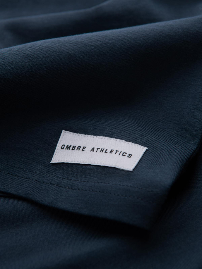 Bawełniany t-shirt męski z nadrukiem w stylu college – granatowy V3 OM-TSPT-0137