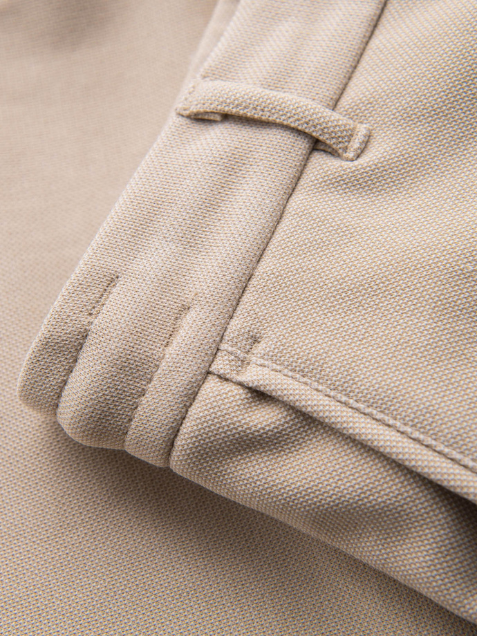 Męskie krótkie spodenki SLIM FIT z melanżowej strukturalnej dzianiny – piaskowe V3 OM-SRCS-0166