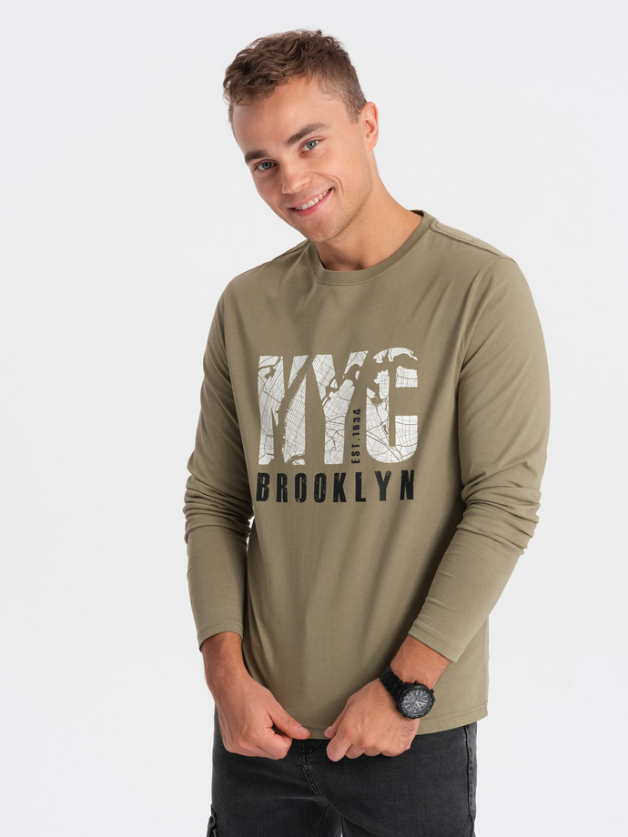 Longsleeve męski z nadrukiem motywu mapy - oliwkowy V2 OM-LSPT-0115