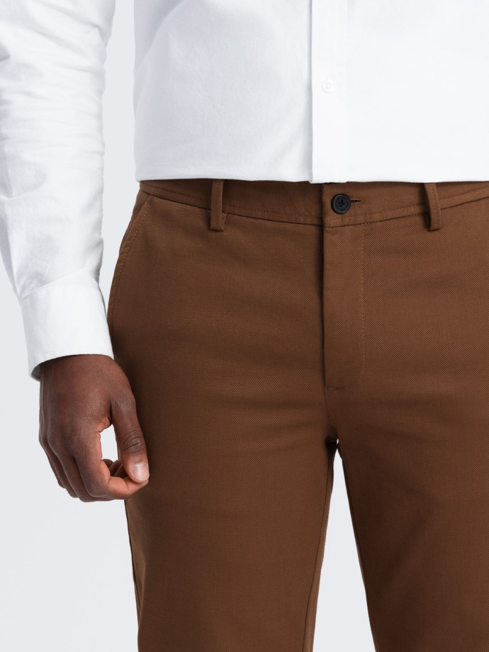 Spodnie męskie chino SLIM FIT z delikatną teksturą - karmelowe V3 OM-PACP-0190