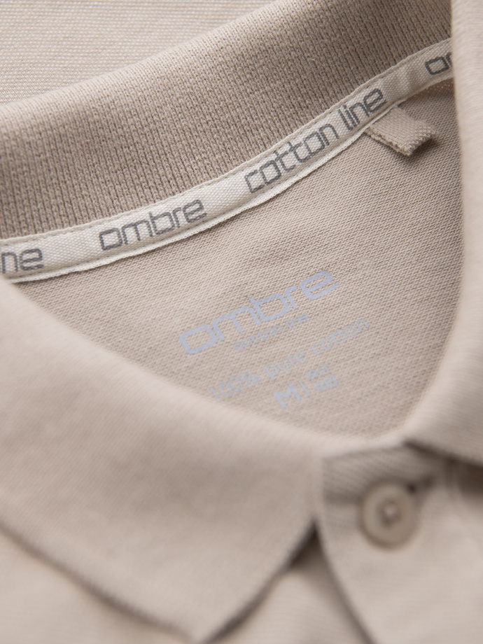 Jednokolorowa koszulka męska polo BASIC z dzianiny pique - ciemnobeżowa V5 OM-POBS-0100