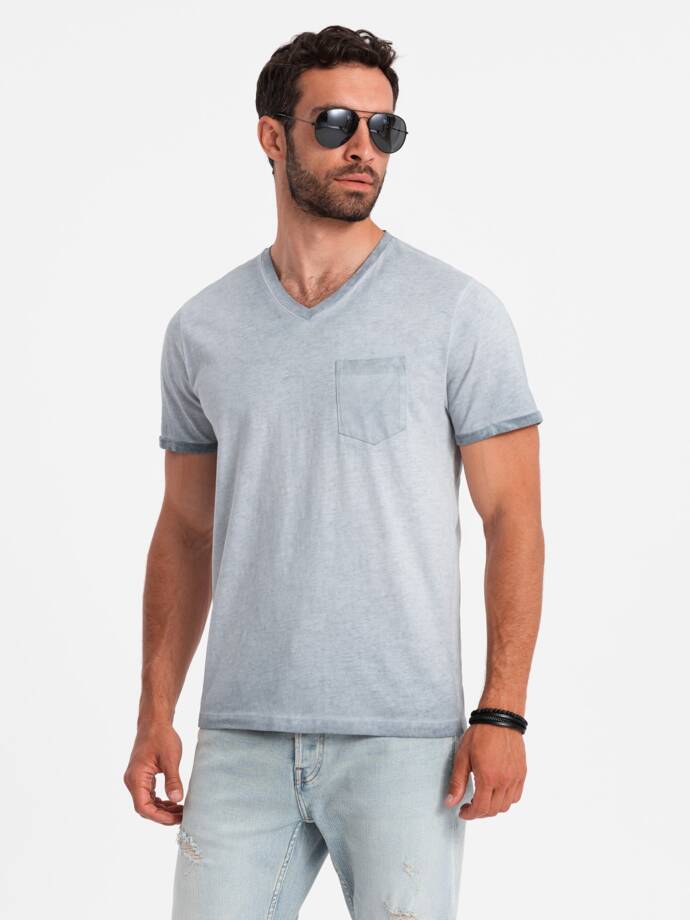 T-shirt męski V-neck o pręgowanej strukturze z kieszonką – szary V8 OM-TSCT-22SS-002